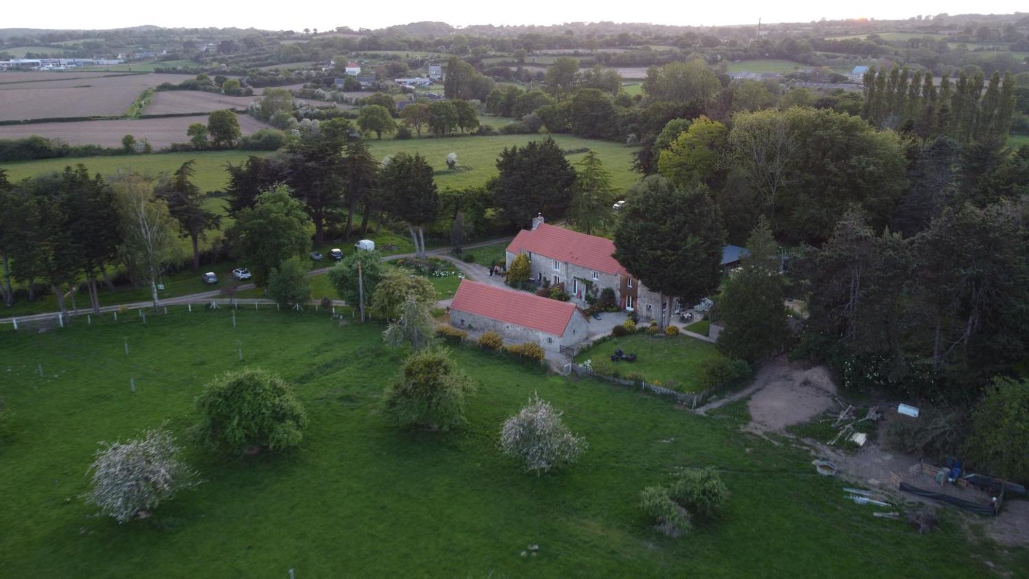 Le Chalet du Clos Giot Saint-Vaast-la-Hougue Extérieur photo